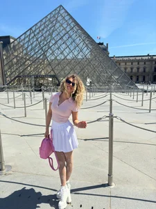 maddisonblush ✈️🗼My journey✈️🗼 Pic 6