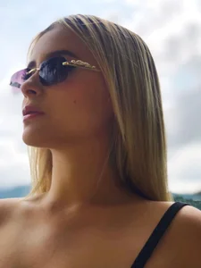 AnnaBrooks1 Glam Pic