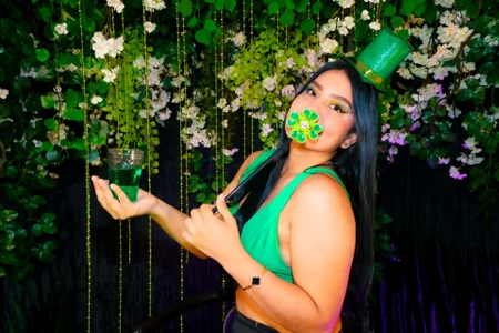 Green Goddess Vibes 💚👑 od AlmaRose_  5 snímek