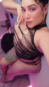 MelissaBloomm: Latin Queen For Your Orgasms! ( 2 фото)