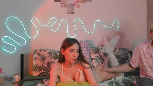 Emily_and_Ilumi Cute Foto 3