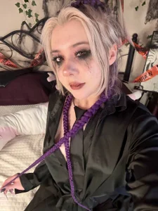 AueshaSimon a bit of a Halloween atmosphere Pic 2