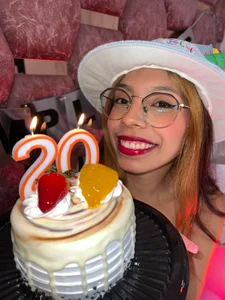 LunaAridi My 20th birthday 🥳💋 Foto 7
