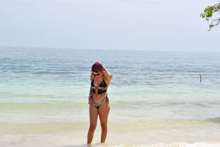 CelesteRhoades Sun and beach👅 Pic 8