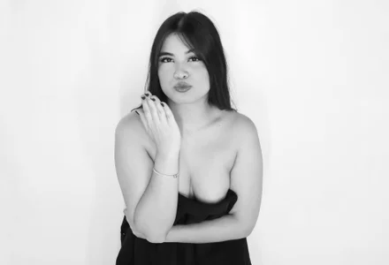 CamilaSofiia Midnight editorial🖤🤍 Pic 4