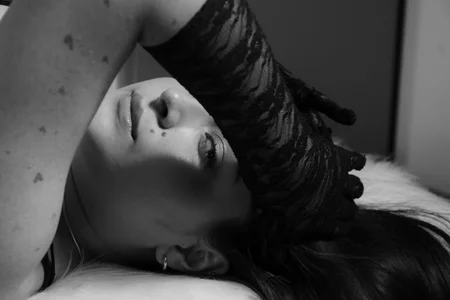 lena_jhons elegance but sensuality, the perfect mix 🔥 Gambar 2