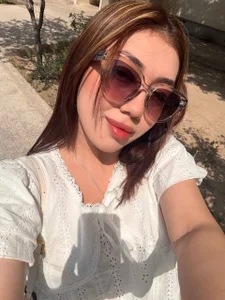 Hot-Lola- Public Pic 2