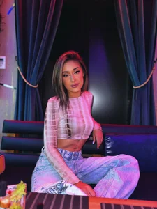 AileenKiss Public Pic 2