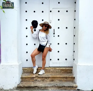 VickyHoult More about me Immagine  2