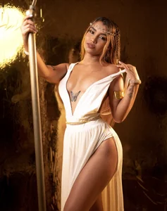 michelle_madson_ greek goddess Pic