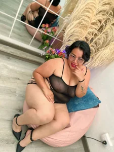 ScarlettQueen_1 Being a sexy BBW <3 Lingerie, heels, glasses, bigboobs, feet, nylon, sport, belly, amazon, cute, hot Foto 5