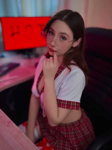 school-girl 💦 de LunaVold  2 Imagens