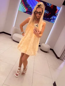 LisaMurr Which look do you like better?🥰 slika