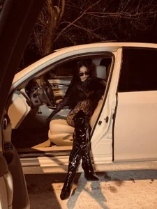 Eva_Devis what would you do to me in this car? slika 6