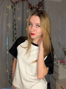 NellieEinspahr Accidentally got into the frame Pic 4
