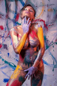 Chantal_taylor_ Painting in my body Hình 3