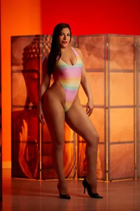 Morena_ojazos_travieza-39 Gata Pic