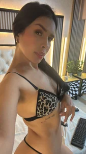 salma_lutz Refined Temptation Foto