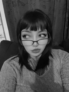 This_is_Kath_ B/W Kuva 2