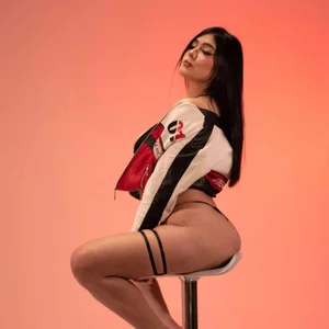 im_alejandra_ a ride with me? 🏍️ Pic