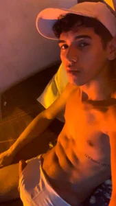 KisandrelE aqui💜图片