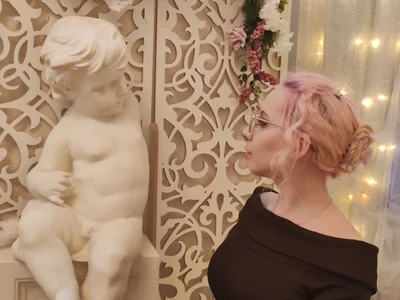 JasmineMilko I pretend to be smart Pic 8