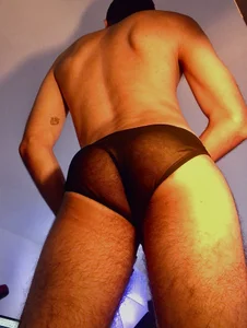 NickFinのYour hot skinnyの枚の写真