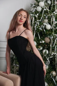 Emilly_Hart Festive Emilly Gambar 5