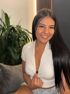 Lunaa_Cooperr Casually in my living room💗 Billede