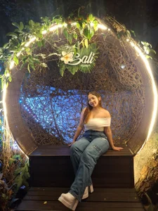 AliciaWhite_nt Public  4. fénykép