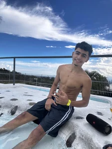 tiancam kullanıcısının How are you gays? 🔥😈 albümü -  4 fotoğraf