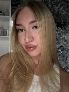 AlinaTeaseX I'l be back Pic 2