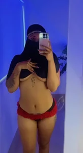 zali_mahamed black 🖤🐈‍⬛ Pic 2