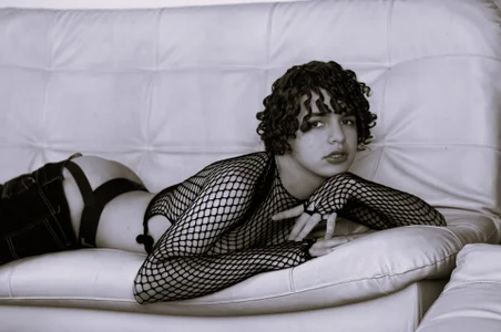 Skyee_angelのcarrying the flowの枚の写真