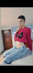 thomson_maxxi sexy boy Pic 2