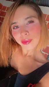 Public de MacarenaBenz  4 photos