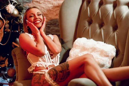 LucyAddison Naughty Never Looked So Nice 사진 2