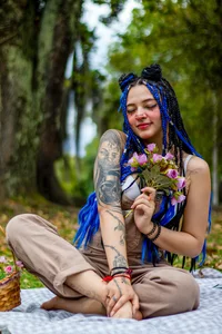 Kitty_ravee Ride in the park Pic 4