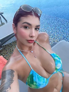 Alana2916 Public Pic 5