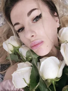 Jackie_Swann love roses Poză 2