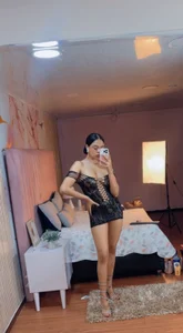 LiaHilton2 . 🤍 Foto 4