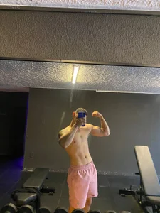 Alex_cute77 Sexy in the Gym Hình 2