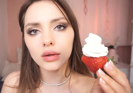 Amber-Tender Strawberry Temptation Billede