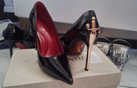 Holy_Mistress_S Heels Mistress Billede 4