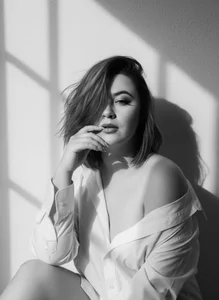 maddy_Bloomm black and white 圖片 3