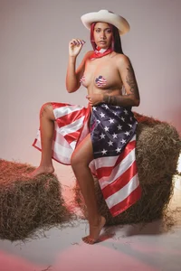 AshlieRoberts Happy July 4 Hình 9