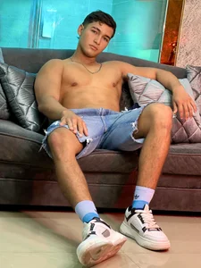 Maik_MejiaのHOT❤️‍🔥の 2枚の写真