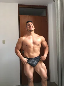 DominicVeinssmuscle Bild