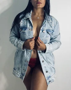 Public de Mia-With-Him  4 Imagens