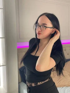 BrookWells: Public ( 3 фото)